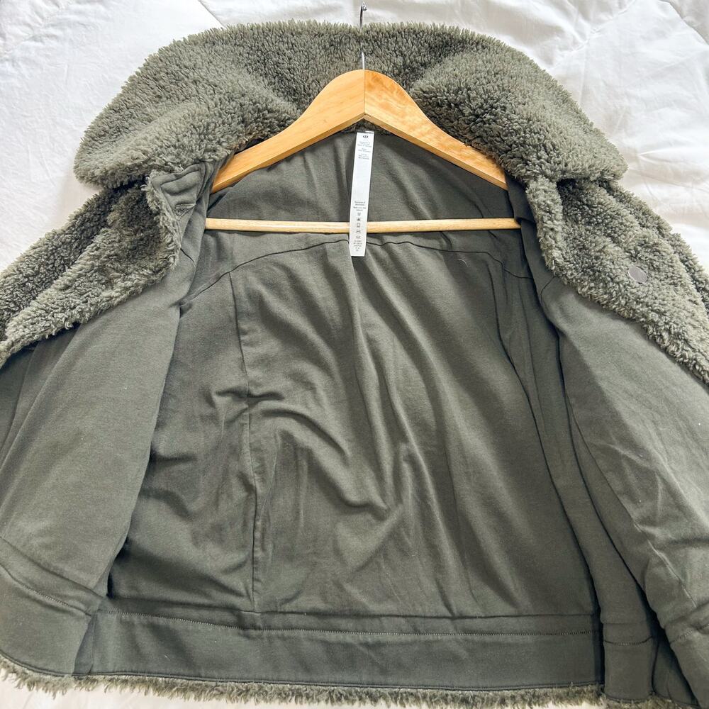 NWOT Lululemon Textured Fleece Button Jacket Dark Olive Sherpa Size 6 - Picture 8 of 9